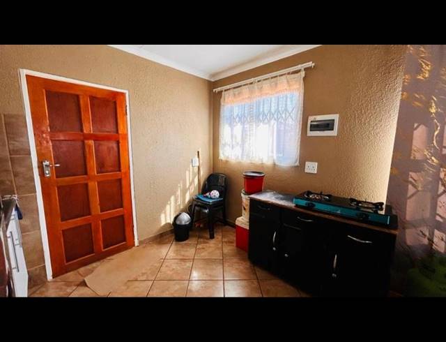 2 BEDROOM HOUSE FOR SALE IN THE ORCHARDS
